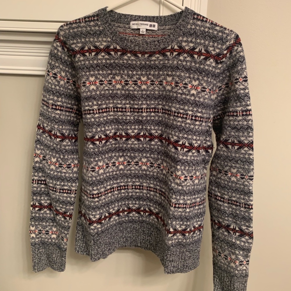 Uniqlo Grey Red Print Winter Sweater